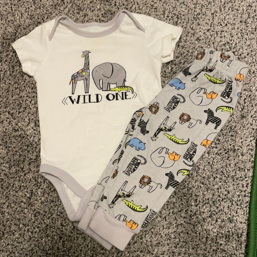 <<wild one>> matching set 3-6 months